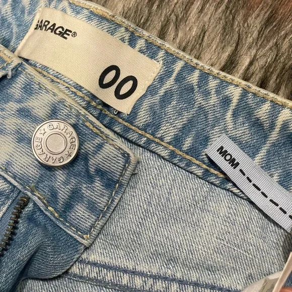 Garage Two Tone Mom Jeans - Picture 2 of 2